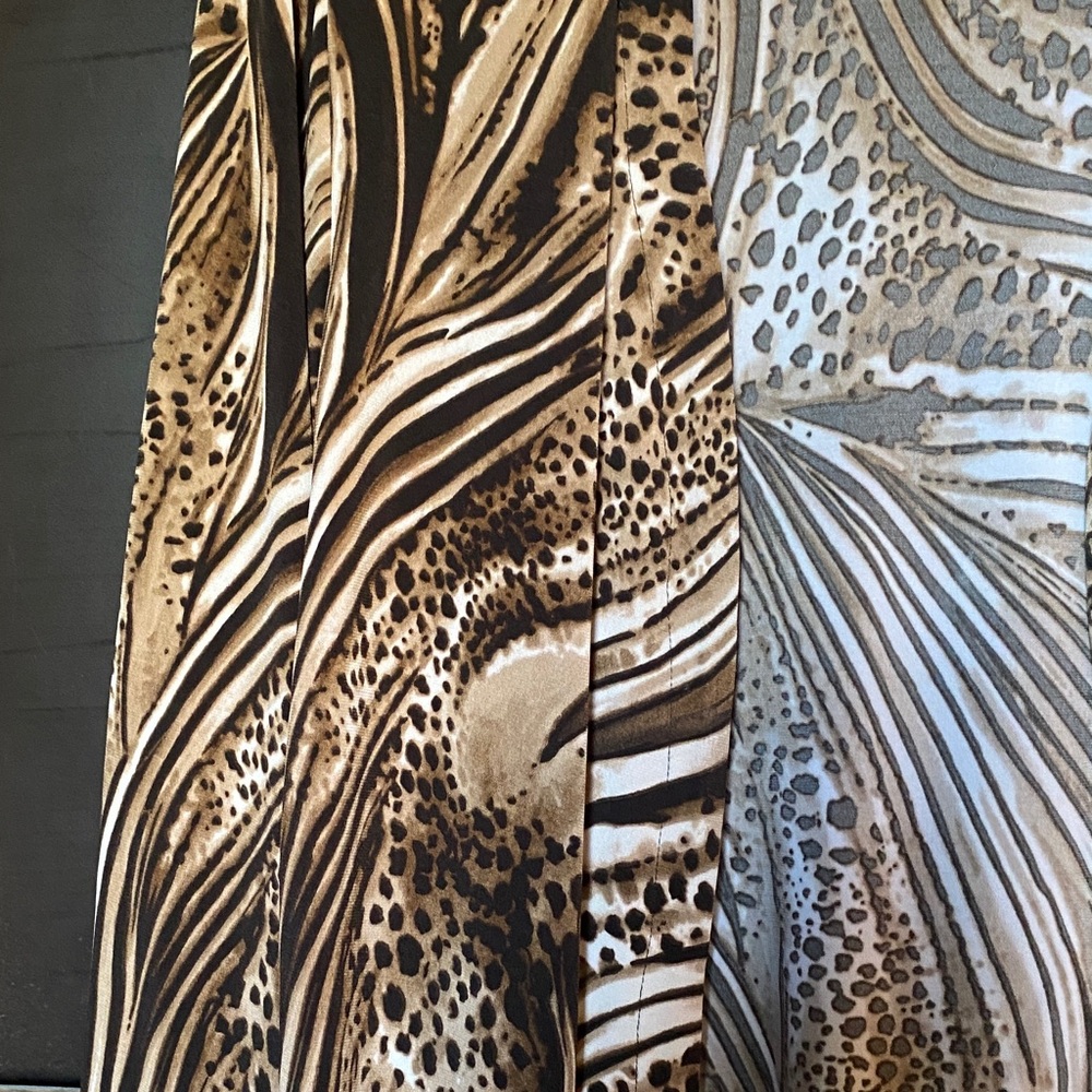 Abstract Cheetah/Zebra Patterned Cardigan - Picture 5 of 16